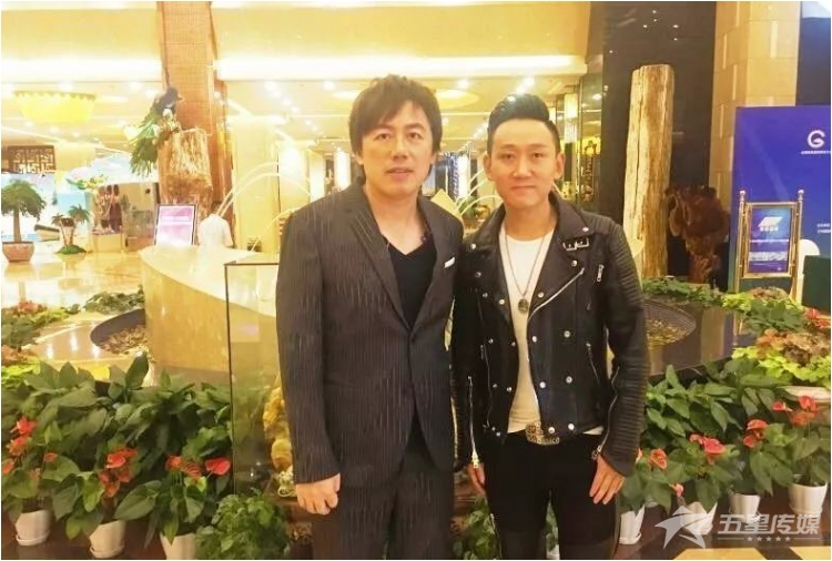 &nbsp;安康男歌手杨君