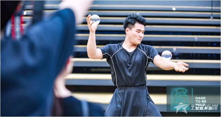 &nbsp;安康魔幻水晶球表演