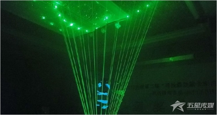 &nbsp;安康激光舞-单绿激光舞表演