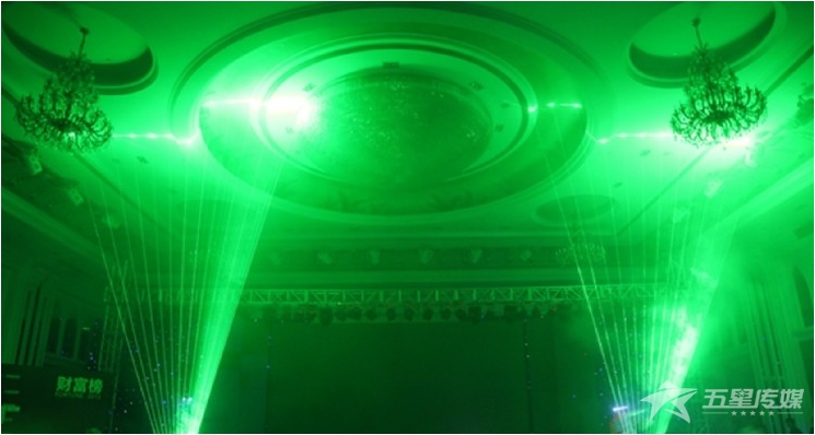 &nbsp;安康激光舞-多人单绿激光舞表演